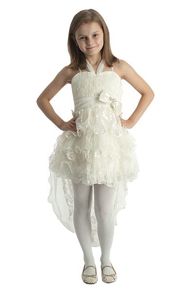Нарядное платье со шлейфом приталенное белое